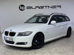 Vit Begagnad 2009 BMW 320 Comfort Edition Kombi | 59 900 kr (Marknadspris)