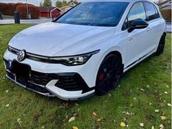 Vit Begagnad 2025 VW Golf VIII GTI Clubsport Halvkombi | 439 000 kr (Bra pris)