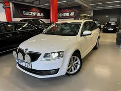 Vit Begagnad 2013 Skoda Octavia Kombi | 89 800 kr (Marknadspris)