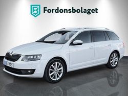 Vit Begagnad 2014 Skoda Octavia Business Line Kombi | 119 900 kr (Marknadspris)