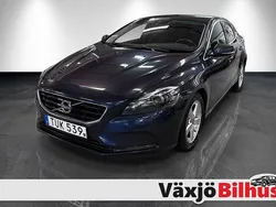 Blå Begagnad 2015 Volvo V40 Momentum Kombi | 99 900 kr (Marknadspris)