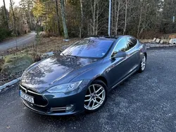 Grå Begagnad 2014 Tesla Model S Sedan | 189 000 kr (Marknadspris)
