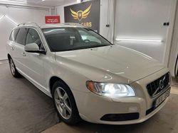 Vit Begagnad 2012 Volvo V70 Summum Kombi | 89 990 kr (Marknadspris)