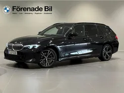 Svart (svart sapphire metallic) Begagnad 2024 BMW 330e M Sport Kombi | 539 000 kr (Marknadspris)