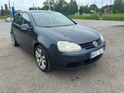 Mörkgrå Begagnad 2004 VW Golf IV Halvkombi | 16 900 kr (Marknadspris)