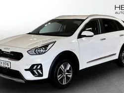 Vit (white) Begagnad 2021 Kia Niro Advance SUV | 249 900 kr (Marknadspris)