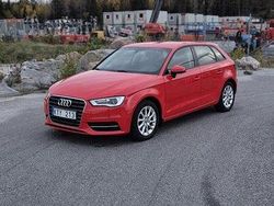 Röd Begagnad 2014 Audi A3 Sportback Attraction Halvkombi | 125 000 kr (Marknadspris)
