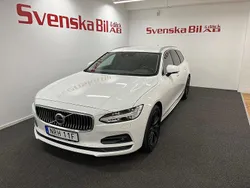 Vit Begagnad 2021 Volvo V90 Momentum Kombi | 289 000 kr (Marknadspris)