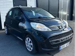 Svart Begagnad 2011 Peugeot 107 Halvkombi | 37 000 kr (Marknadspris)