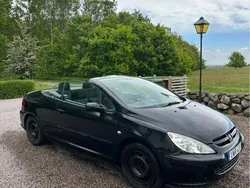 Svart Begagnad 2004 Peugeot 307 CC Cab | 27 000 kr (Marknadspris)