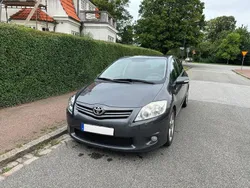 Grå Begagnad 2010 Toyota Auris Plus Halvkombi | 28 000 kr