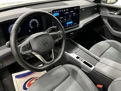 Vit Begagnad 2024 VW Passat Kombi | 354 900 kr (Marknadspris)