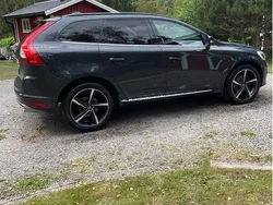 Grå Begagnad 2014 Volvo XC60 Pro SUV | 169 000 kr (Marknadspris)