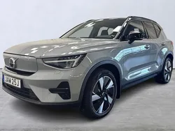 Grå Begagnad 2024 Volvo XC40 Core SUV | 429 000 kr