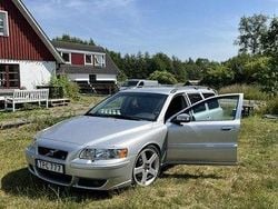 Grå Begagnad 2002 Volvo V70 Kombi | 42 000 kr