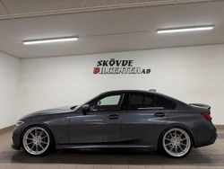 Grå Begagnad 2019 BMW 330 M Sport Sedan | 319 500 kr (Marknadspris)
