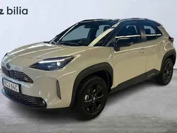 Grå Begagnad 2025 Toyota Yaris Cross SUV | 399 900 kr