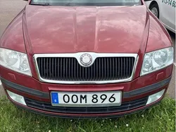 Röd Begagnad 2008 Skoda Octavia Halvkombi | 8 500 kr (Superpris)