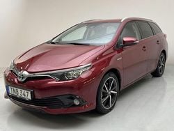 Röd Begagnad 2017 Toyota Auris Edition Kombi | 152 800 kr (Superpris)