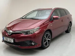 Röd Begagnad 2017 Toyota Auris Edition | 154 800 kr
