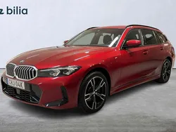 Röd (fire red metallic ) Begagnad 2024 BMW 330e M Sport Kombi | 538 500 kr (Marknadspris)