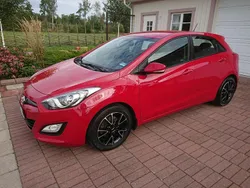 Röd Begagnad 2014 Hyundai i30 Halvkombi | 92 500 kr (Marknadspris)