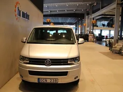 Silver Begagnad 2013 VW Caravelle S Minibuss | 284 000 kr (Lite dyr)