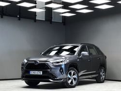 Mörkgrå (grå) Begagnad 2022 Toyota RAV4 Hybrid Active SUV | 359 900 kr (Marknadspris)