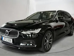 Svart Begagnad 2021 Volvo V90 Momentum Kombi | 300 000 kr (Marknadspris)