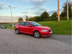Röd Begagnad 2011 Audi A3 Sportback Attraction Halvkombi | 50 000 kr (Marknadspris)