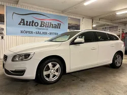 Grön Begagnad 2017 Volvo V60 Momentum Kombi | 130 000 kr (Superpris)