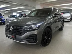Grå Begagnad 2019 VW Touareg R-line SUV | 469 900 kr (Marknadspris)