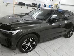 Mörkgrå (gråmet.) Begagnad 2022 Volvo XC60 R-Design SUV | 448 000 kr (Marknadspris)