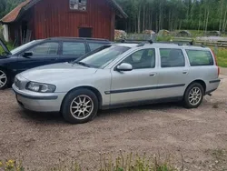 Silver Begagnad 2001 Volvo V70 Kombi | 7 000 kr (Superpris)
