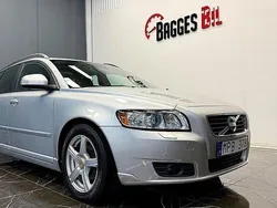 Ljusgrå Begagnad 2011 Volvo V50 Momentum Kombi | 49 900 kr (Marknadspris)