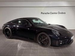 Svart Begagnad 2022 Porsche 911 Carrera 4 GTS Sportkupé | 1 799 000 kr (Marknadspris)