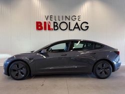 Grå Begagnad 2022 Tesla Model 3 Long Range AWD Sedan | 349 500 kr (Marknadspris)