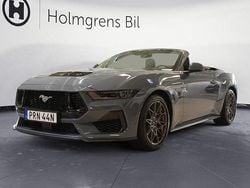 Blå Ny 2025 Ford Mustang GT Convertible Cab | 649 900 kr (Marknadspris)