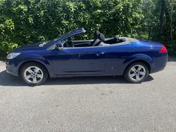 Blå Begagnad 2010 Ford Focus Cabriolet Trend Cab | 60 000 kr