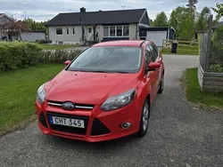 Röd Begagnad 2014 Ford Focus Titanium Kombi | 49 000 kr (Superpris)