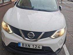 Vit Begagnad 2014 Nissan Qashqai SUV | 105 000 kr (Marknadspris)