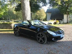 Svart Begagnad 2005 Mercedes SLK200 Cab | 82 000 kr (Marknadspris)