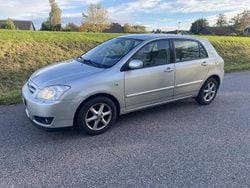Silver Begagnad 2006 Toyota Corolla Halvkombi | 39 900 kr (Bra pris)