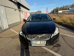 Svart Begagnad 2013 Volvo V60 Momentum Kombi | 72 500 kr (Bra pris)