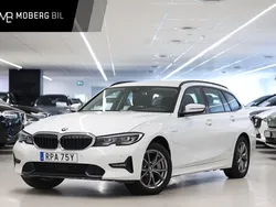 Vit Begagnad 2021 BMW 330e Sport Line Kombi | 249 900 kr (Superpris)