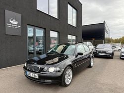 Svart Begagnad 2001 BMW 316 Compact Halvkombi | 25 000 kr (Superpris)