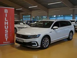 Vit Begagnad 2021 VW Passat Pro Kombi | 289 000 kr (Dyr)