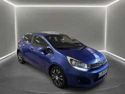 Blå Begagnad 2013 Kia Rio Halvkombi | 54 900 kr (Marknadspris)