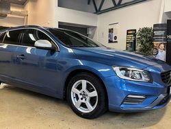 Blå Begagnad 2017 Volvo V60 R-Design Kombi | 159 900 kr (Dyr)