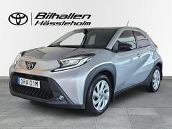 Silver Begagnad 2022 Toyota Aygo X-play Halvkombi | 164 900 kr (Marknadspris)